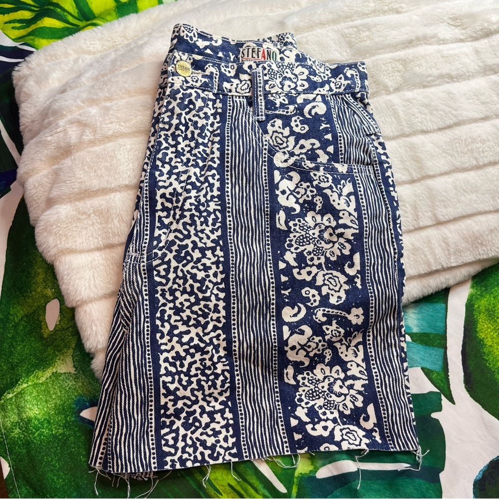 VTG Stefano 27 Blue White Mixed Print Walking Spring Summer Denim Jean Shorts